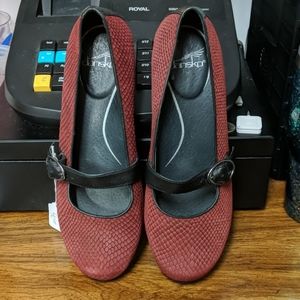 Dansko mary janes size 40 faux snake skin